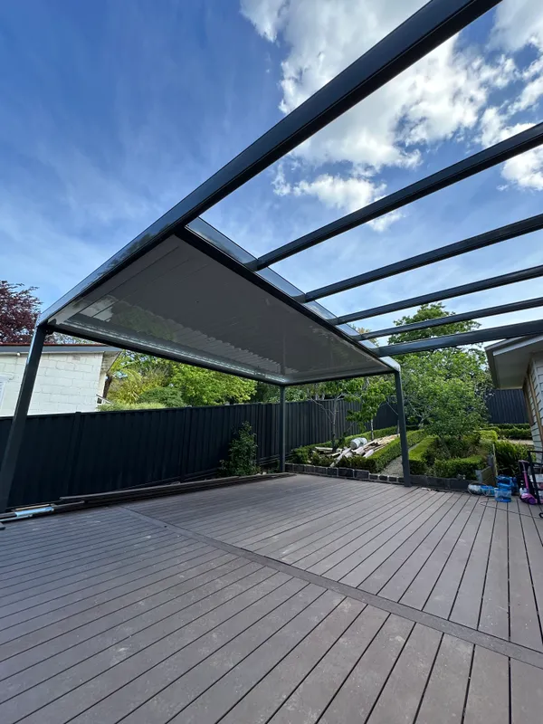 Half electric sunroof louvres detail
